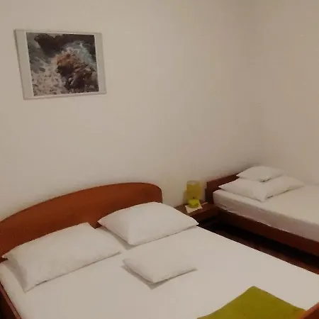 A & G Petrovic Apartamento Pirovac