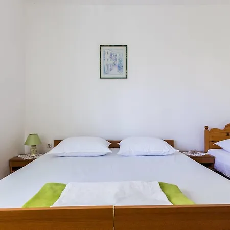 A & G Petrovic Apartman Pirovac