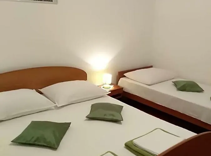 A & G Petrovic 피로바츠